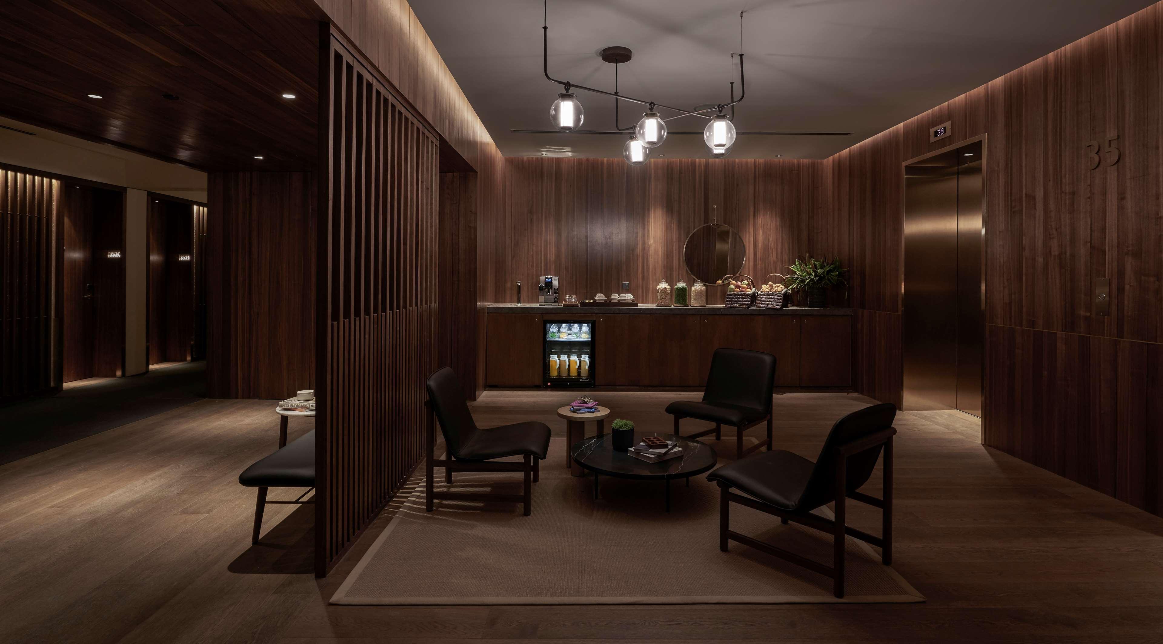 Hotel Alila Bangsar Kuala Lumpur Esterno foto The private lounge at London Heathrow Airport