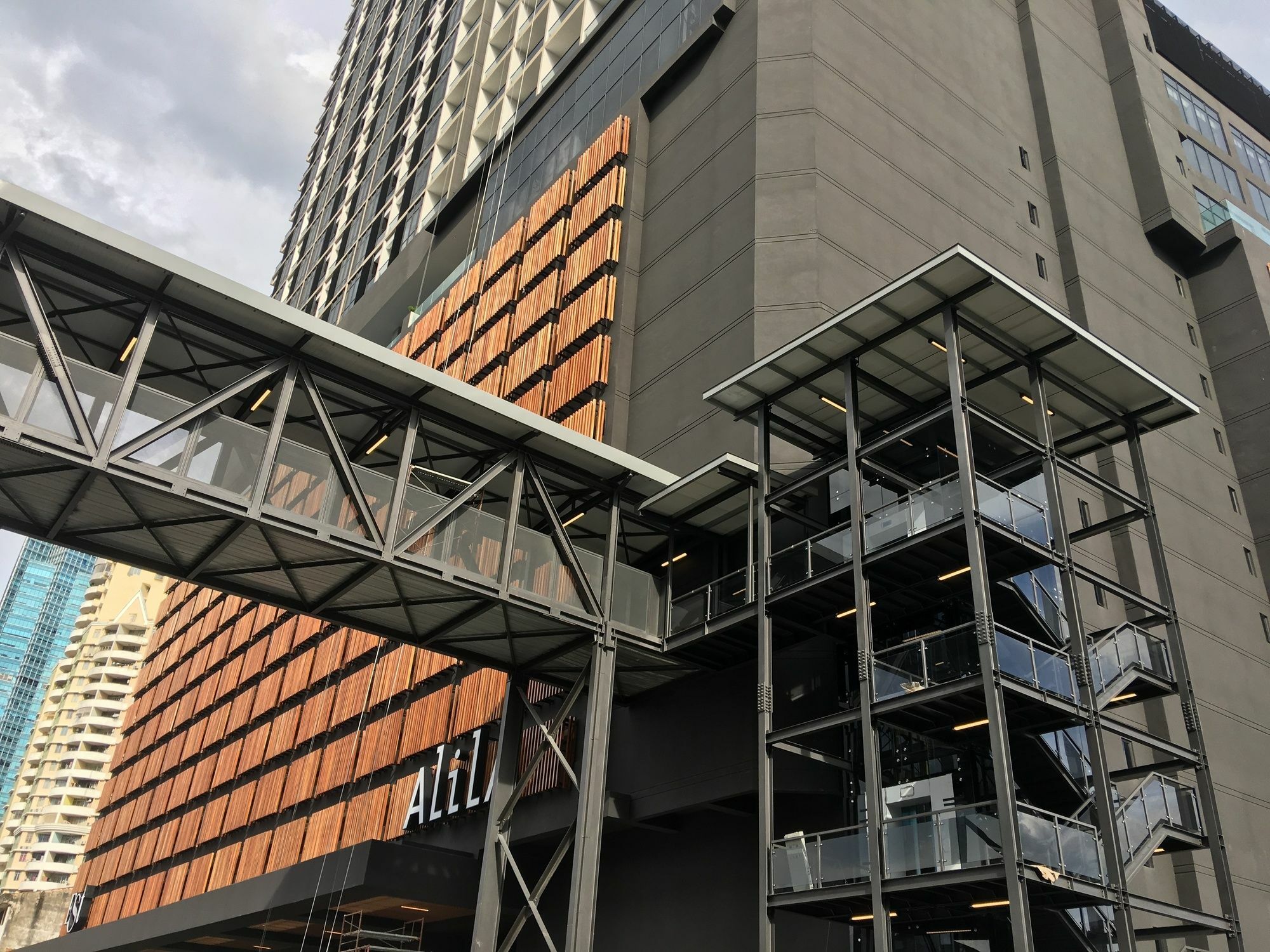 Hotel Alila Bangsar Kuala Lumpur Esterno foto The building's facade