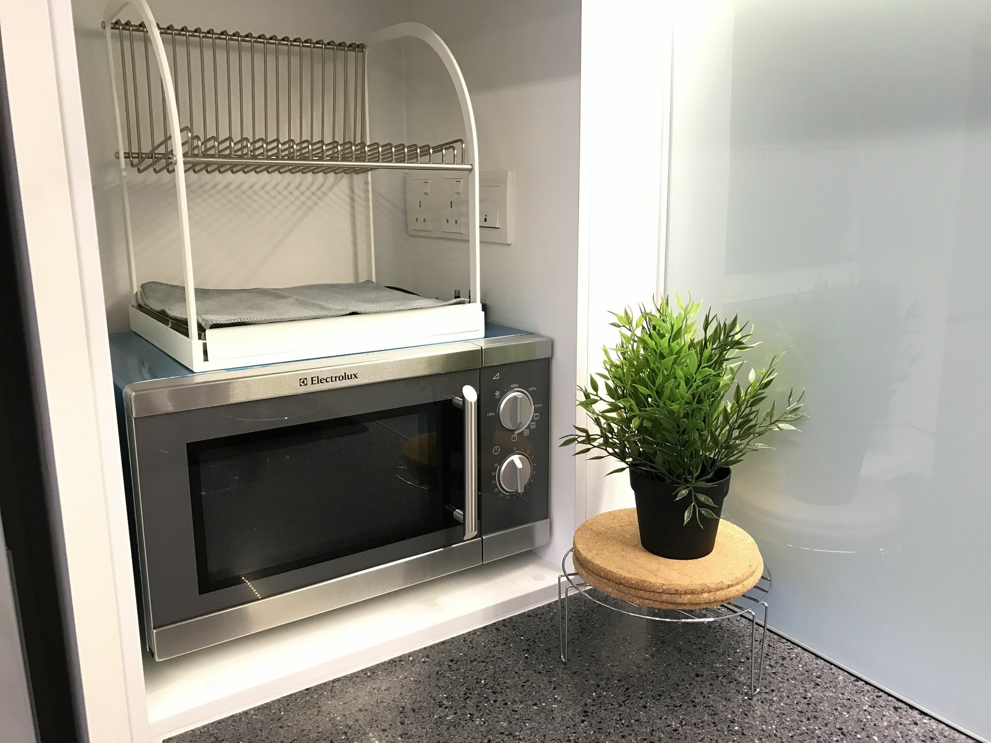 Hotel Alila Bangsar Kuala Lumpur Esterno foto A built-in microwave oven
