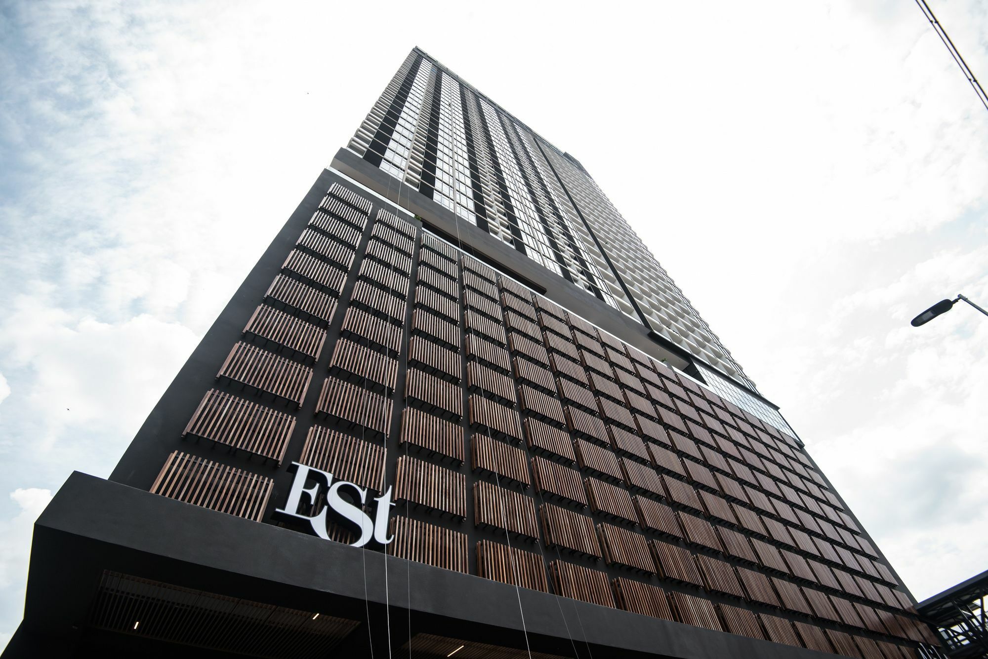 Hotel Alila Bangsar Kuala Lumpur Esterno foto The Est building